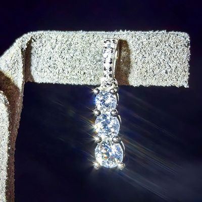 Luxury Elegant VVS Moissanite Rhodium Plated Women Stud Drop Earrings With 925 Sterling Silver Pass Diamond Tester