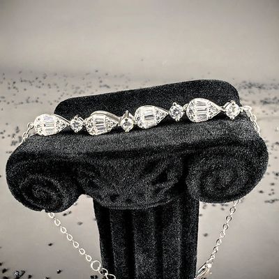 Trendy Fine Jewelry Light Luxury 925 Sterling Silver Rhodium Plated Exquisite Pear Cut Moissanite Charm Bracelet Women